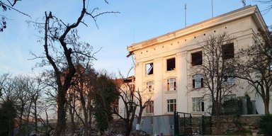 Через три месяца после атаки: как сейчас выглядит здание штаба Черноморского флота РФ (фото)