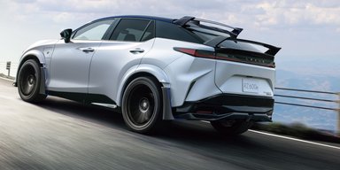Toyota презентовала скоростной спортивный электрокроссовер премиум-класса (фото)
