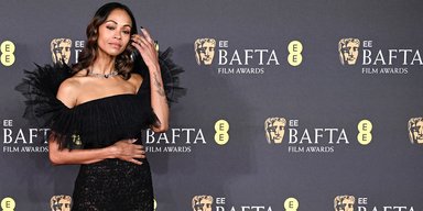 Сдержанный шик: 7 лучших образов красной дорожки премии BAFTA (фото, видео)