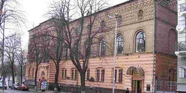 "Предлагал секс втроем с женой": еще одного преподавателя Карпенко-Карого обвинили в домогательствах