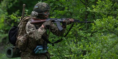 Жара, пот и усталость: как готовят к войне новобранцев морской пехоты ВСУ (фото)