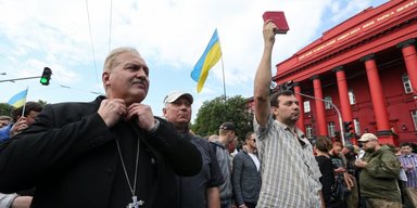 Свобода дискриминации. Органам власти придется дать ответ на петиции о запрете пропаганды гомосексуализма