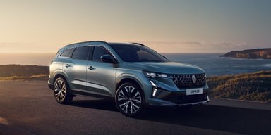 Renault презентувала електрифікований сімейний кросовер із запасом ходу 1100 км (фото)