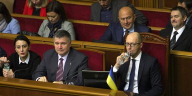 Проклятье премьера. Почему Арсений Яценюк не самый худший глава Кабмина