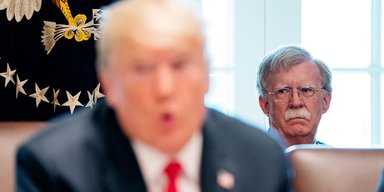 Трамп подстрелил ястреба. Что будет с внешней политикой США после Болтона