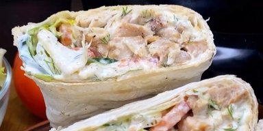 Домашняя шаурма с очень вкусным соусом: простой рецепт популярного перекуса