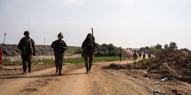 Вера в победу и жалобы на технику: что показал опрос израильских резервистов, которые воюют с ХАМАС