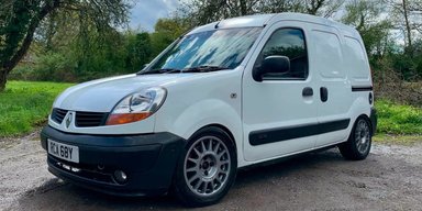 Для очень быстрой доставки: Renault Kangoo превратили в мощный спортивный фургон (фото)