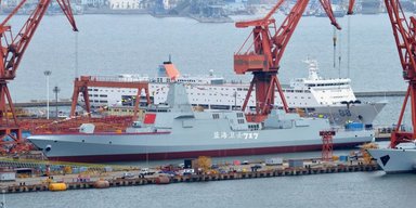 Китай спустил на воду улучшенный фрегат проекта 054AG: чем интересен корабль (фото)