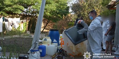 "Пуститися берега" по-українськи: наркокартель з Одеси відправляв психотропи за кордон (відео)