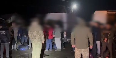 "Абсолютний рекорд": ДПСУ затримала 40 порушників, які намагалися потрапити в Угорщину (відео)