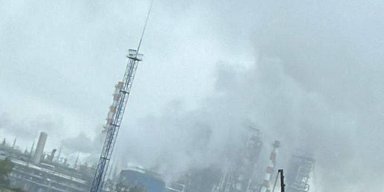 1 000 километров в огне и 7 пострадавших: в Омске повторно горит самый большой НПЗ в РФ (видео)