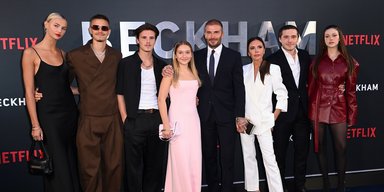 Пришли всей семьей: Дэвид и Виктория Бекхэм посетили премьеру сериала о футболисте