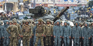 Недокомплект. Как остановить массовое увольнение военных из армии