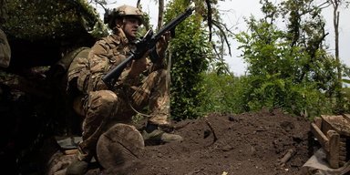 До 243 тис. грн: хто з військових має право на підвищені виплати в червні