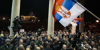 Вице-премьер Сербии признал, что спецслужбы РФ приложили руку к подавлению протестов, — СМИ