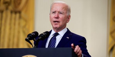 "Він бреше": Байден розкритикував політичну гру Трампа на тлі урагану "Гелен"