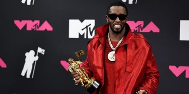 Заплатил миллион долларов: рэпер Diddy был заказчиком убийства Тупака Шакура, — USA Today