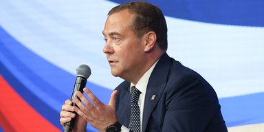 Війна неминуча: Медведєв пригрозив відібрати Аляску в США силовим шляхом