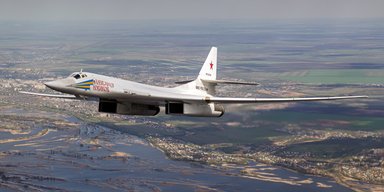 У РФ заявили про випуск нових Ту-160М: один із літаків не піднімався в повітря, — Defense Express