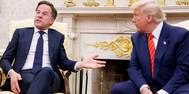 "Не было рядом": Трамп после встречи с Рютте снова набросился на НАТО — о чем они говорили