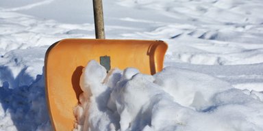50 гривен за 10 кг: в Украине выставили на продажу снег (фото)