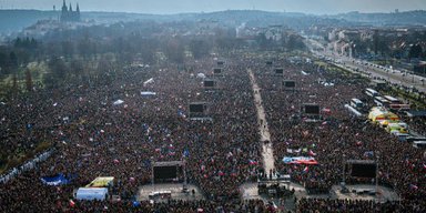 У Чехії на вулиці вийшли десятки тисяч через проросійську політику уряду (фото, відео)