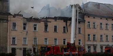 Львов после удара: поврежденные дома, транспорт и десятки раненых, — Садовый