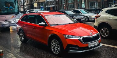 Альтернатива кросоверу: у Києві помітили новий позашляховий універсал Skoda (фото)