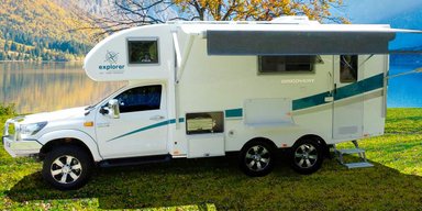 Пікап Toyota перетворили на екстремальний шестиколісний автодім для бездоріжжя (фото)