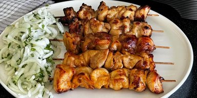 Три разных вкуса: необычный рецепт куриного шашлыка