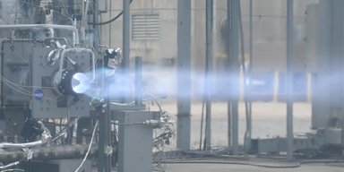 Для польотів на Марс. Новий унікальний ракетний двигун NASA пройшов випробування (відео)