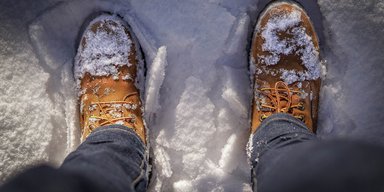 Як сушити взуття, щоб не зіпсувати: варіанти та лайфхаки