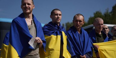 Україна і Росія провели обмін полоненими: додому повернулися 115 українців (фото)