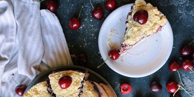 Нежный и с кислинкой: рецепт вкуснейшего пирога с вишнями