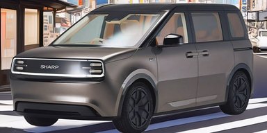 Sharp показал свое первое серийное авто: это аналог Opel Combo с кинотеатром в салоне (фото)