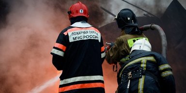 Массированная атака дронов на Россию: Москва приостановила все авиарейсы, в регионах зафиксированы попадания (видео)