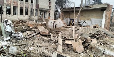 "Утюжат": волонтер показал, как выглядит пограничная Великая Писаревка на Сумщине (видео)