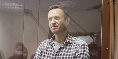 Отравление, арест и парад с ультраправыми: как жил последние годы Алексей Навальный