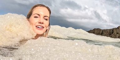 Ванна с пузырьками: блогер искупалась в сточных водах и стала звездой сети (видео)