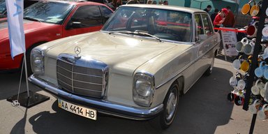 У Києві показали Mercedes 1970 року в оригінальному стані та з цікавою історією (фото)