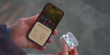 Многие и не догадываются: две скрытые функции делают AirPods гораздо лучше других наушников