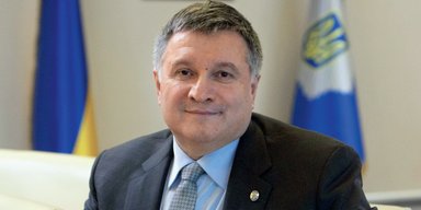 Всем умникам хочу сказать, что в наших условиях "утилизация" старых милицейских кадров невозможна, – Арсен Аваков
