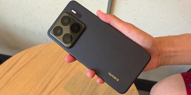 Бросает вызов флагманам Samsung: новый смартфон Xiaomi удивил мощностью (видео)