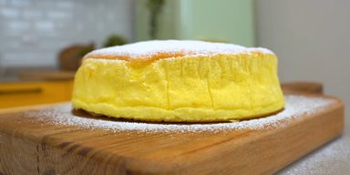 Нежный, как облако: рецепт пышного торта без муки с йогуртом