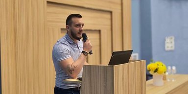 "Психолог лише на прийомі": психотерапевта дитячої лікарні у Львові звинуватили у кібербулінгу (скриншоти)