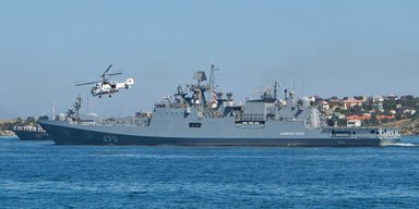 Как FP-1 удалось попасть по фрегату "Адмирал Эссен" в Новороссийске: несмотря на пулемет с лазером (видео)