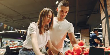 Любят картофель и соль, но игнорируют сыр: как питаются украинцы в 2023 году