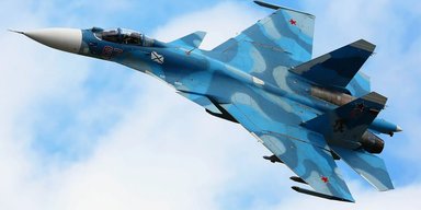 Редкие Су-33 авианосца "Адмирал Кузнецов" замечены в небе над РФ: о чем это говорит