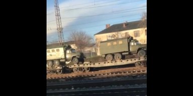 Хочуть знищити плацдарм ЗСУ на Херсонщині: "Атеш" зафіксував ешелон техніки РФ у Криму (відео)